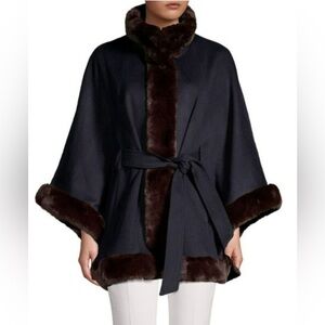 Ellen Tracy wool cape in navy with faux fur trim size Medium.